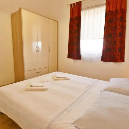 Noemi3 By Interhome *