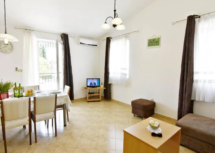 Noemi3 By Interhome *