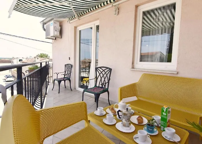 Appartamento Noemi3 By Interhome