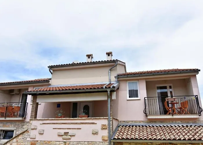 Appartamento Noemi3 By Interhome