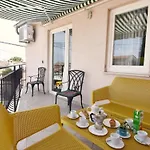 Apartament Noemi3 By Interhome