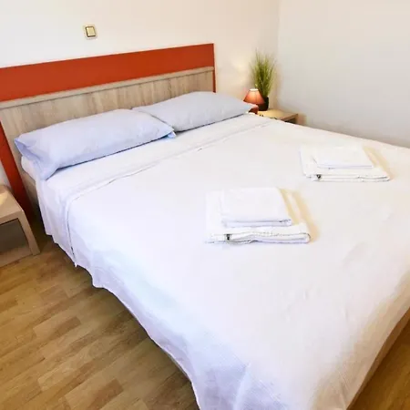 Apartment Noemi3 By Interhome